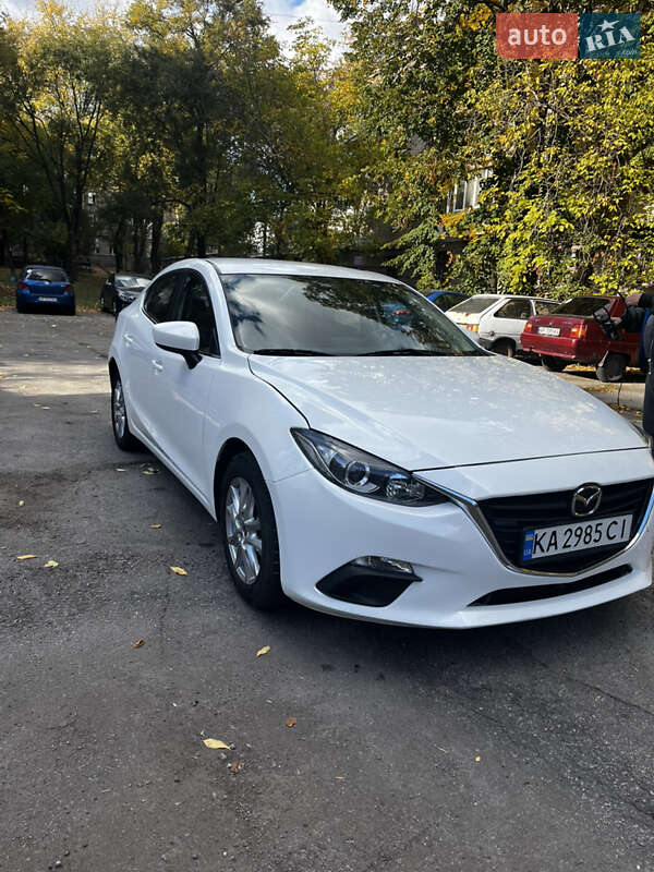 Седан Mazda 3 2015 в Запоріжжі