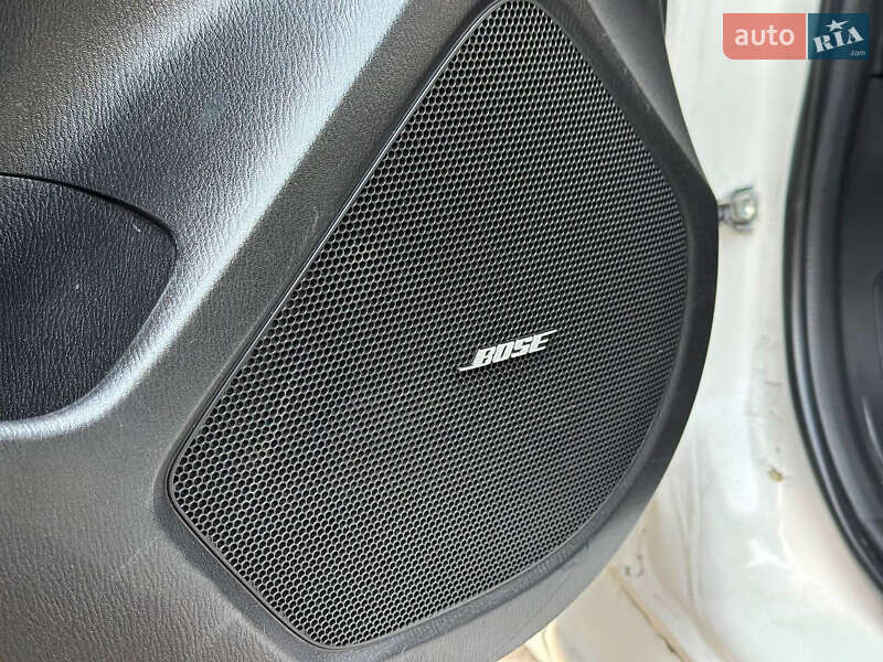 Седан Mazda 3 2014 в Днепре