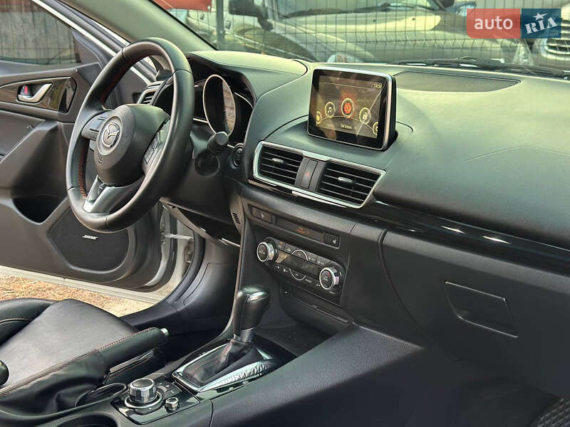 Седан Mazda 3 2014 в Днепре