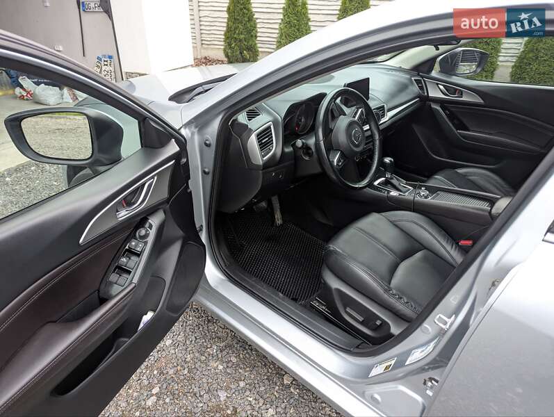 Седан Mazda 3 2018 в Вінниці