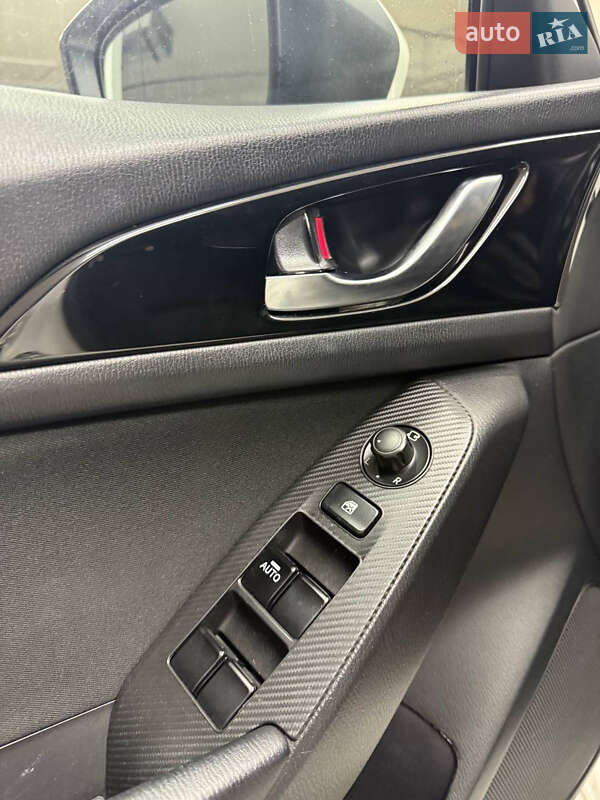 Седан Mazda 3 2015 в Києві фото 9 Седан Mazda 3 2015 в Києві