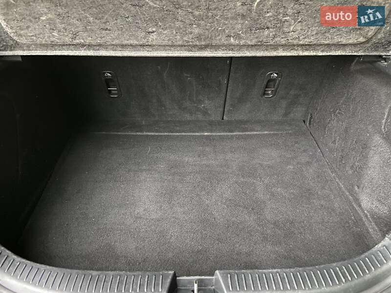 Хэтчбек Mazda 3 2004 в Косове фото 16 Хэтчбек Mazda 3 2004 в Косове