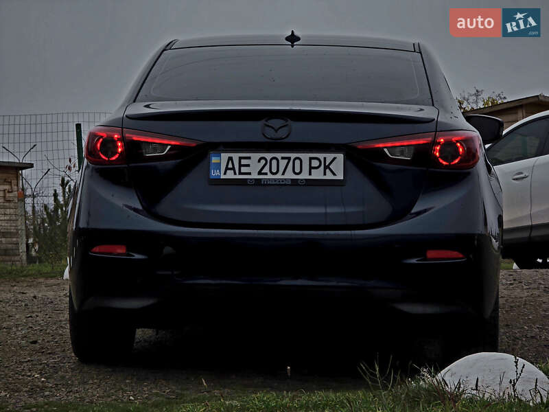 Седан Mazda 3 2013 в Кривом Роге