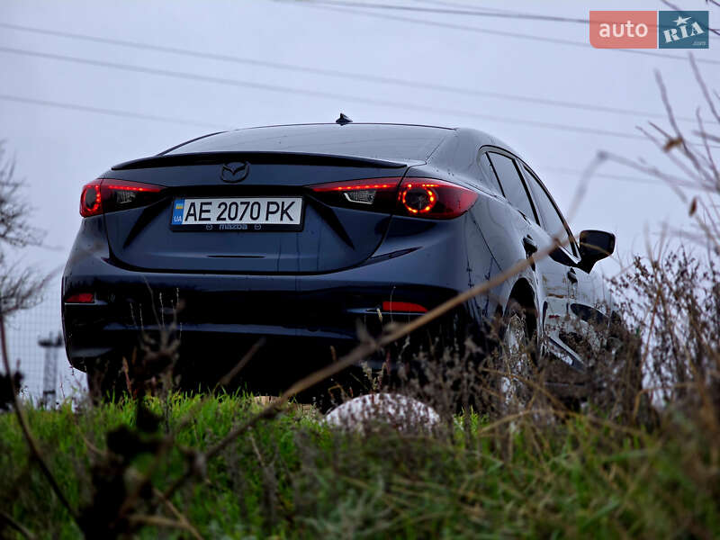 Седан Mazda 3 2013 в Кривом Роге