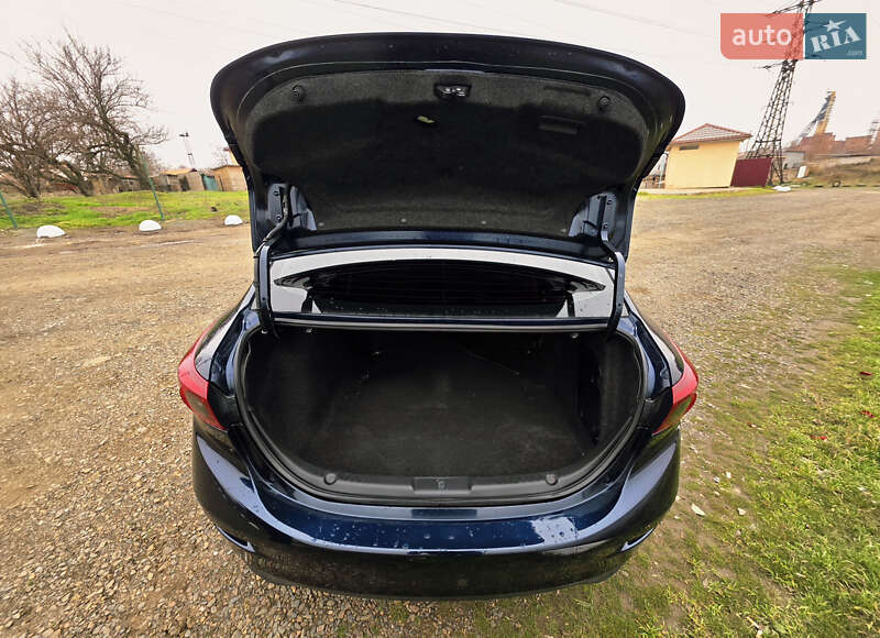 Седан Mazda 3 2013 в Кривом Роге