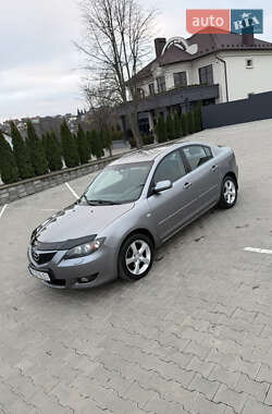 Седан Mazda 3 2005 в Чернівцях