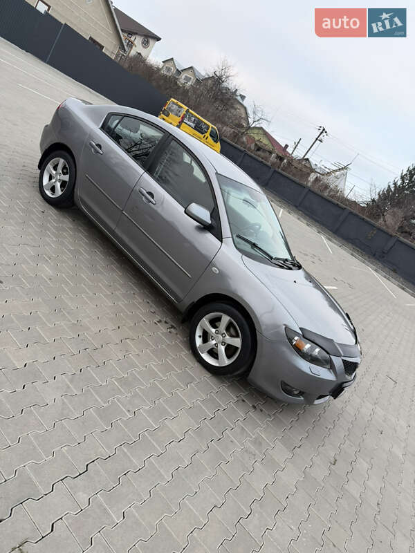 Седан Mazda 3 2005 в Чернівцях