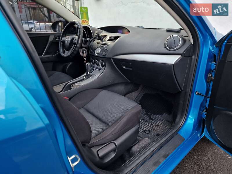 Хэтчбек Mazda 3 2010 в Одессе