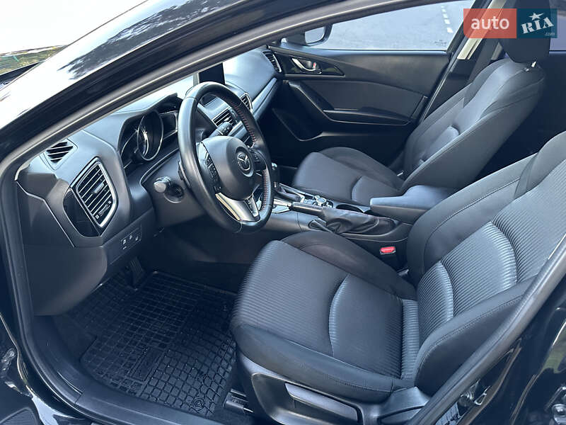 Хэтчбек Mazda 3 2016 в Киеве