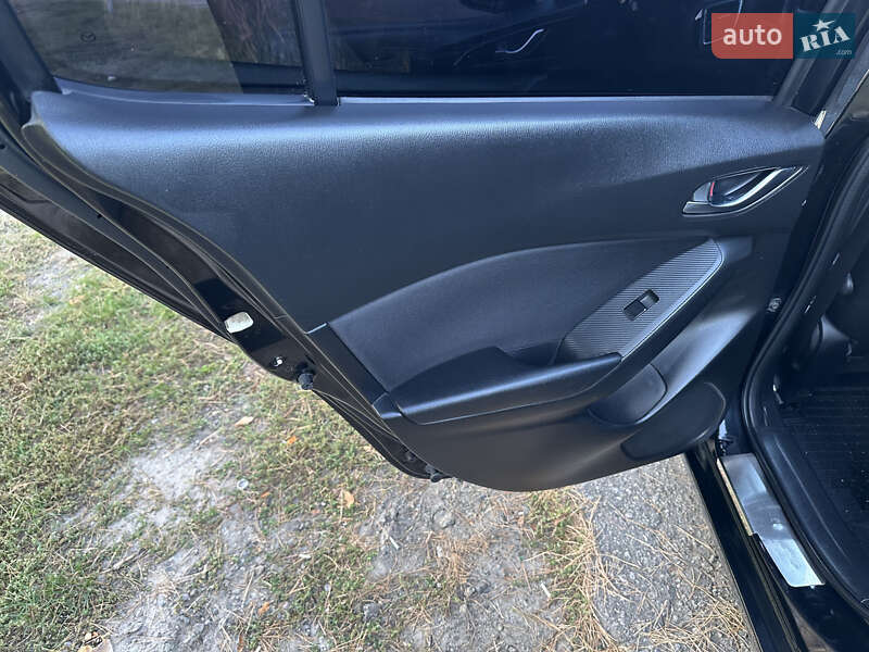 Хэтчбек Mazda 3 2016 в Киеве