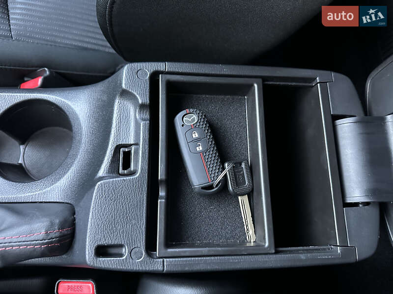 Хэтчбек Mazda 3 2016 в Киеве