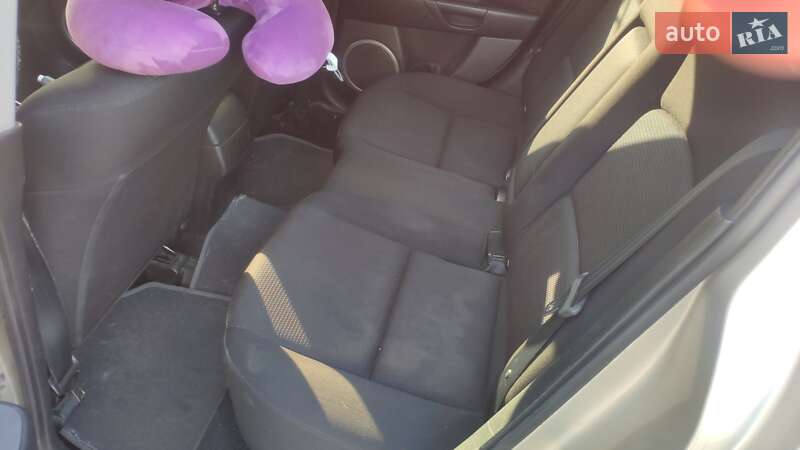 Седан Mazda 3 2006 в Киеве