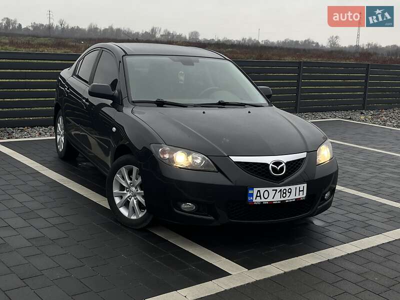 Седан Mazda 3 2007 в Мукачево