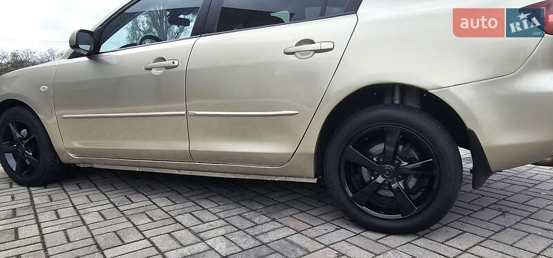 Седан Mazda 3 2005 в Запорожье