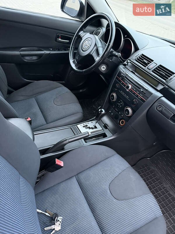 Хэтчбек Mazda 3 2004 в Черновцах