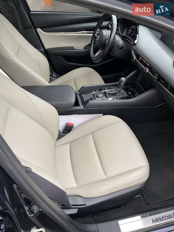 Седан Mazda 3 2019 в Киеве
