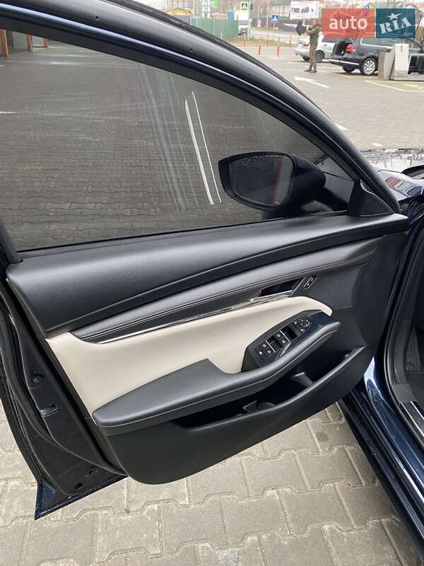 Седан Mazda 3 2019 в Киеве