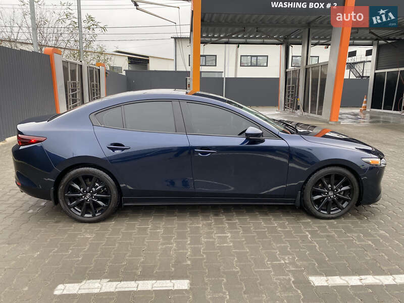 Седан Mazda 3 2019 в Киеве