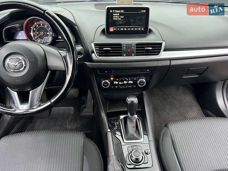 Седан Mazda 3 2016 в Києві