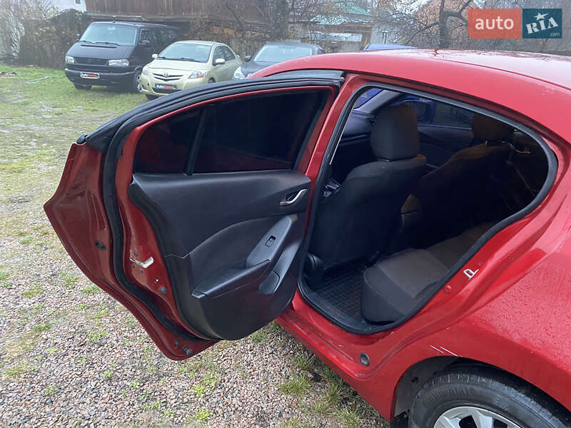 Седан Mazda 3 2015 в Киеве