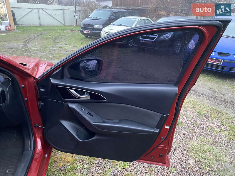 Седан Mazda 3 2015 в Киеве