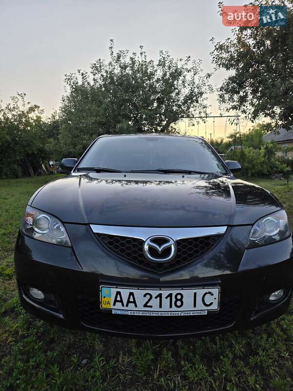 Седан Mazda 3 2008 в Киеве