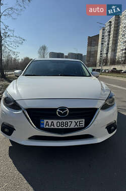 Седан Mazda 3 2015 в Киеве