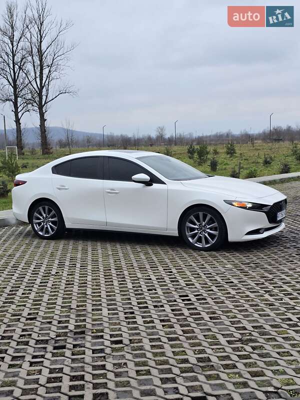 Седан Mazda 3 2021 в Коломые