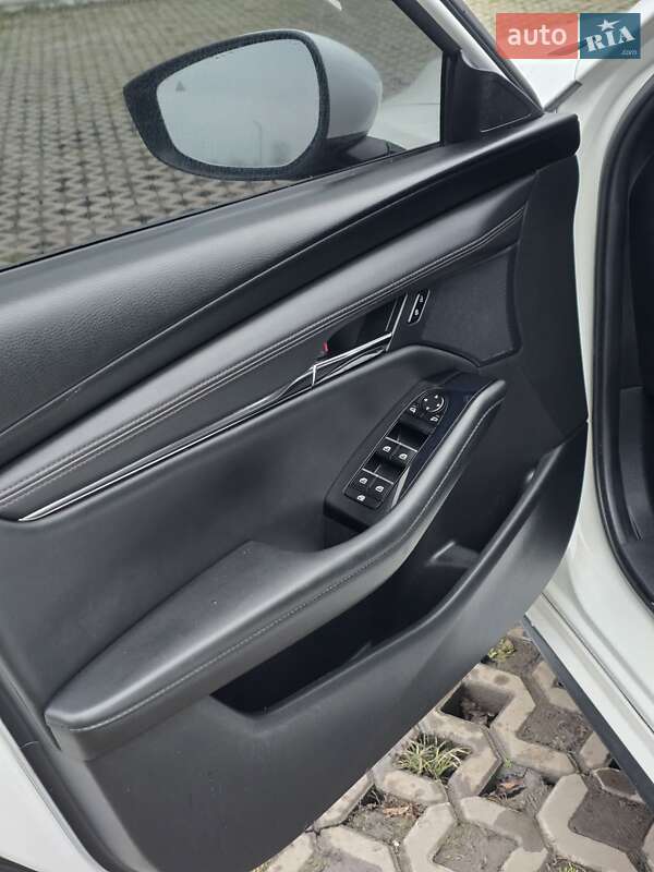 Седан Mazda 3 2021 в Коломые