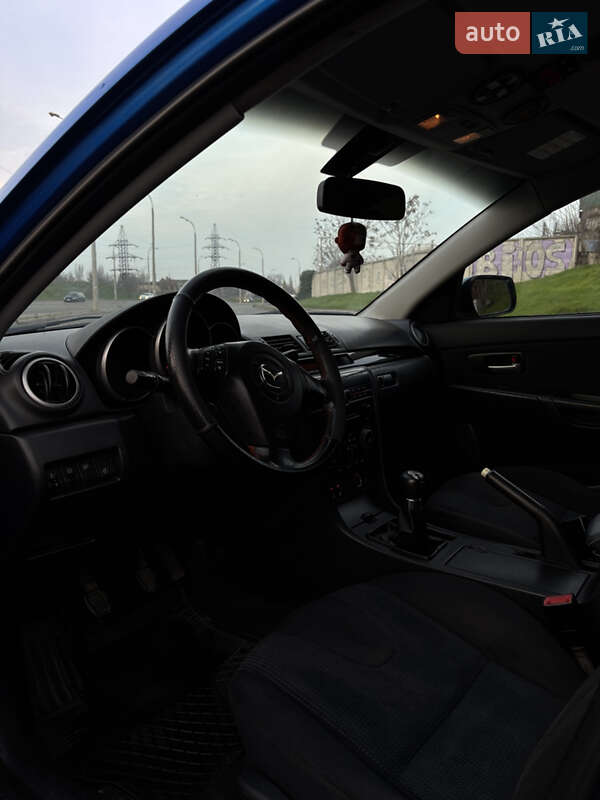 Седан Mazda 3 2004 в Одессе
