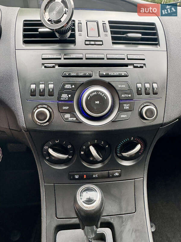 Седан Mazda 3 2012 в Києві