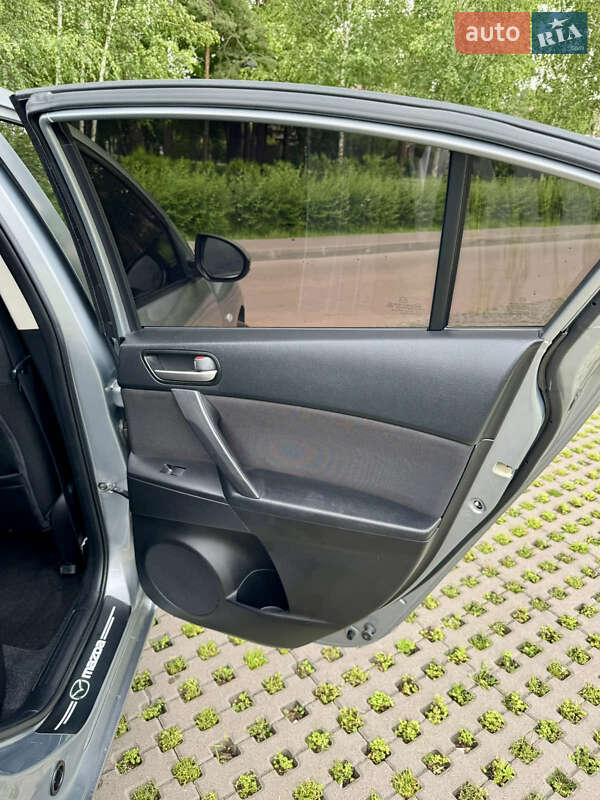 Седан Mazda 3 2012 в Києві