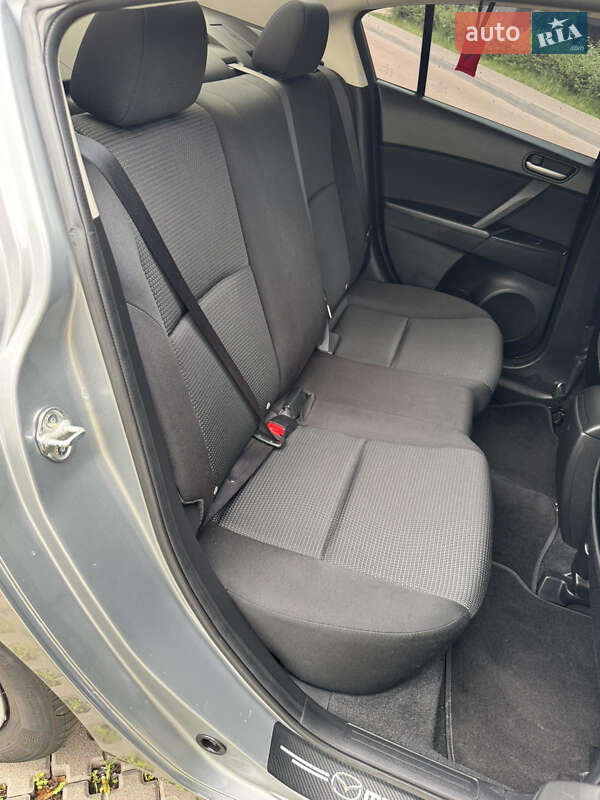 Седан Mazda 3 2012 в Києві