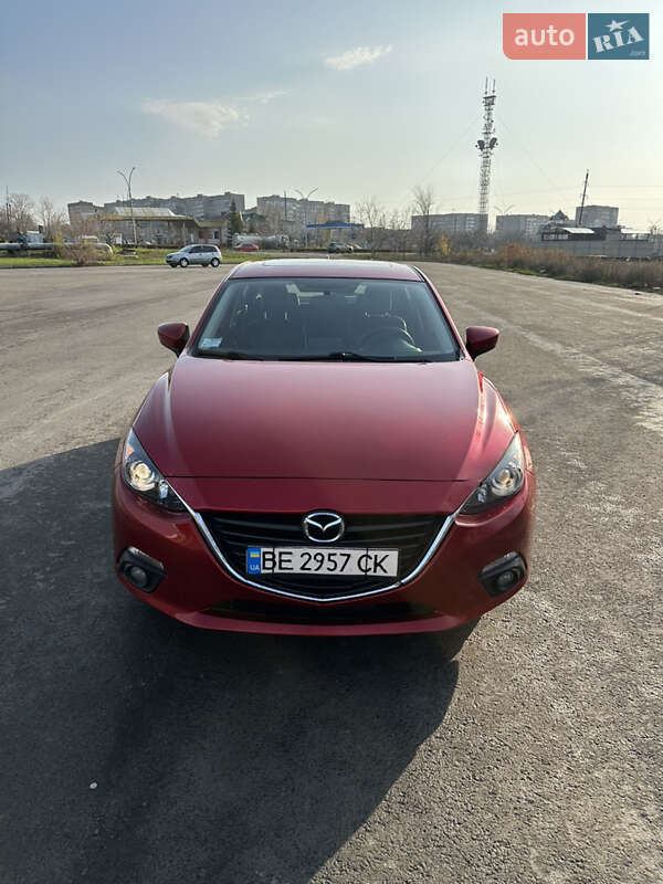 Хэтчбек Mazda 3 2015 в Южноукраинске