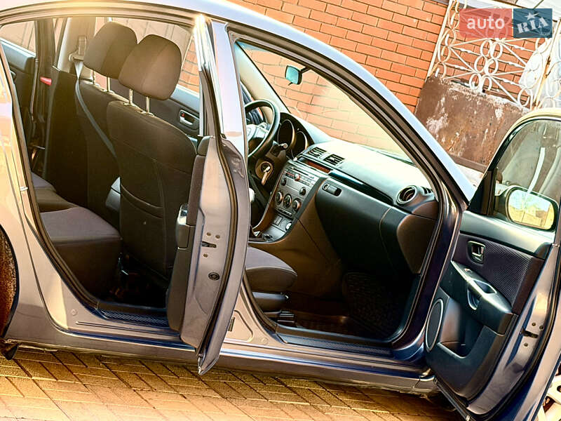 Седан Mazda 3 2007 в Днепре