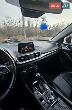 Седан Mazda 3 2016 в Харькове