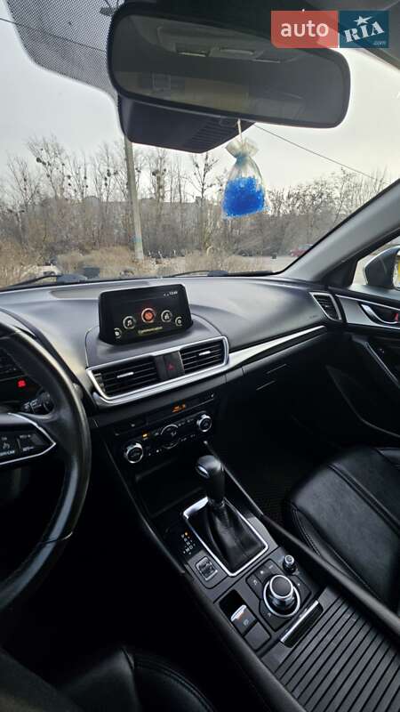 Седан Mazda 3 2016 в Харькове