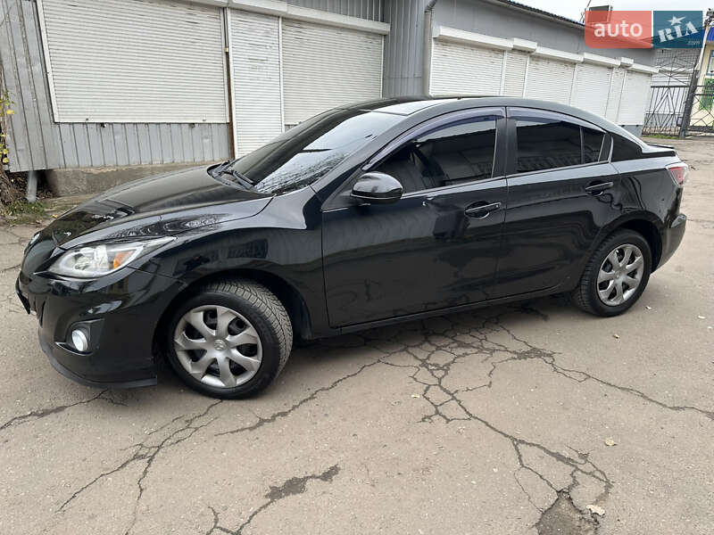 Седан Mazda 3 2012 в Миколаєві
