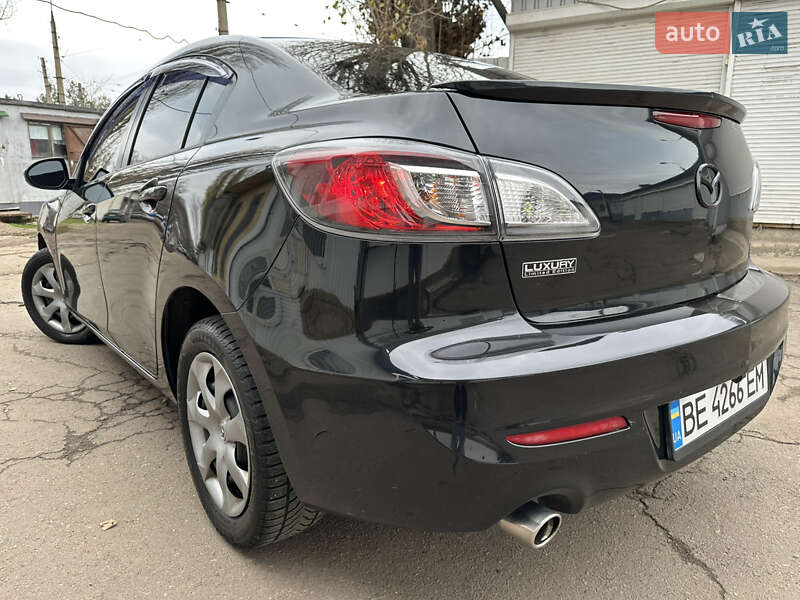 Седан Mazda 3 2012 в Миколаєві
