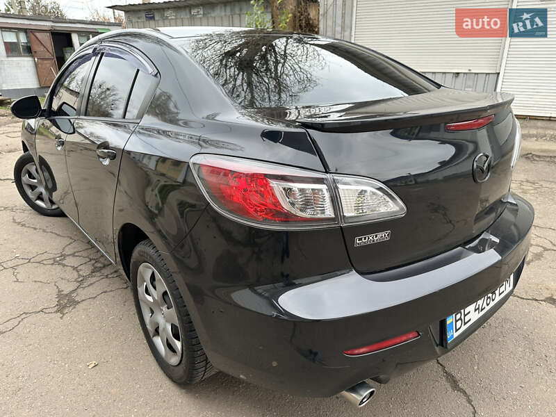 Седан Mazda 3 2012 в Миколаєві
