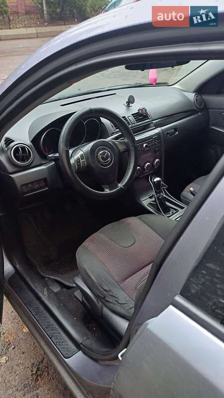 Седан Mazda 3 2004 в Сумах