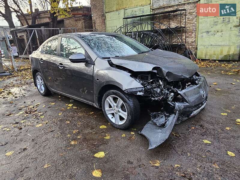 Седан Mazda 3 2013 в Киеве фото 12 Седан Mazda 3 2013 в Киеве
