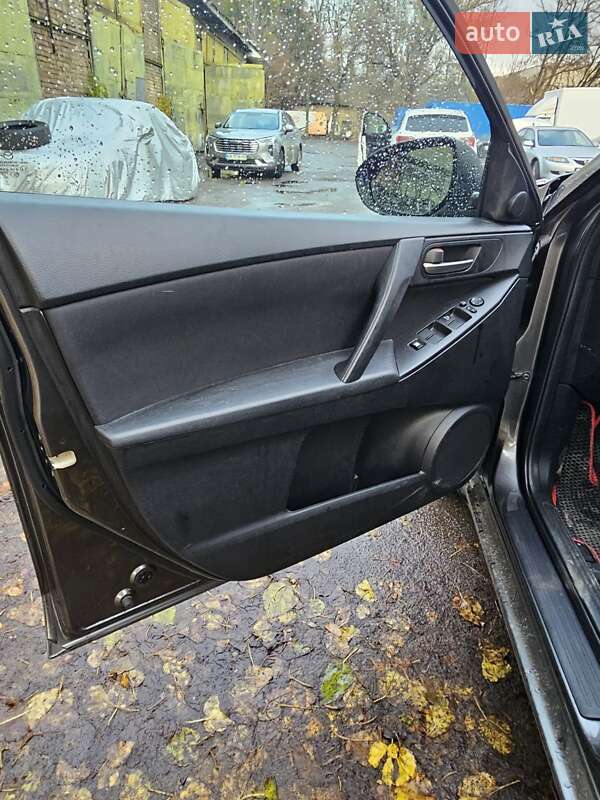 Седан Mazda 3 2013 в Киеве фото 16 Седан Mazda 3 2013 в Киеве
