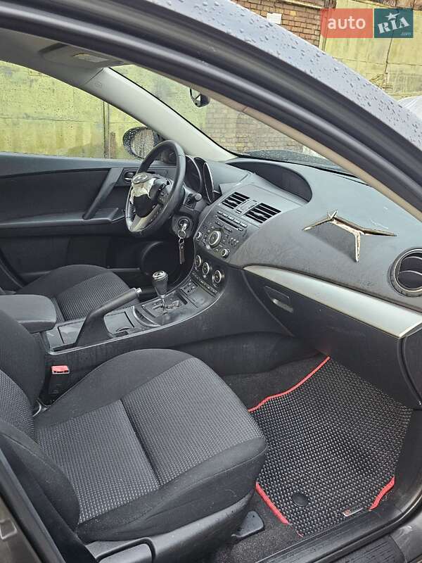 Седан Mazda 3 2013 в Киеве фото 22 Седан Mazda 3 2013 в Киеве