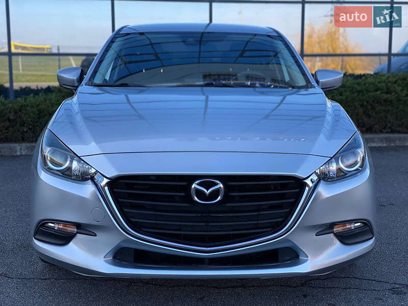 Седан Mazda 3 2017 в Дніпрі