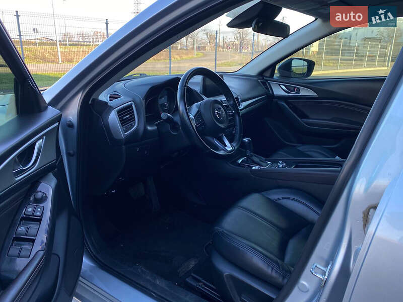 Седан Mazda 3 2017 в Дніпрі