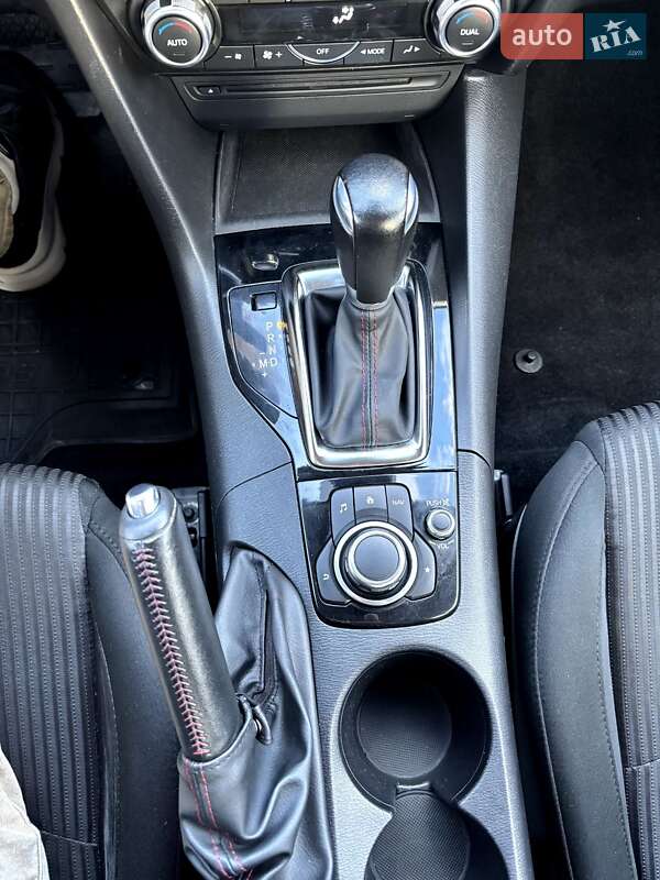 Хэтчбек Mazda 3 2015 в Кривом Роге