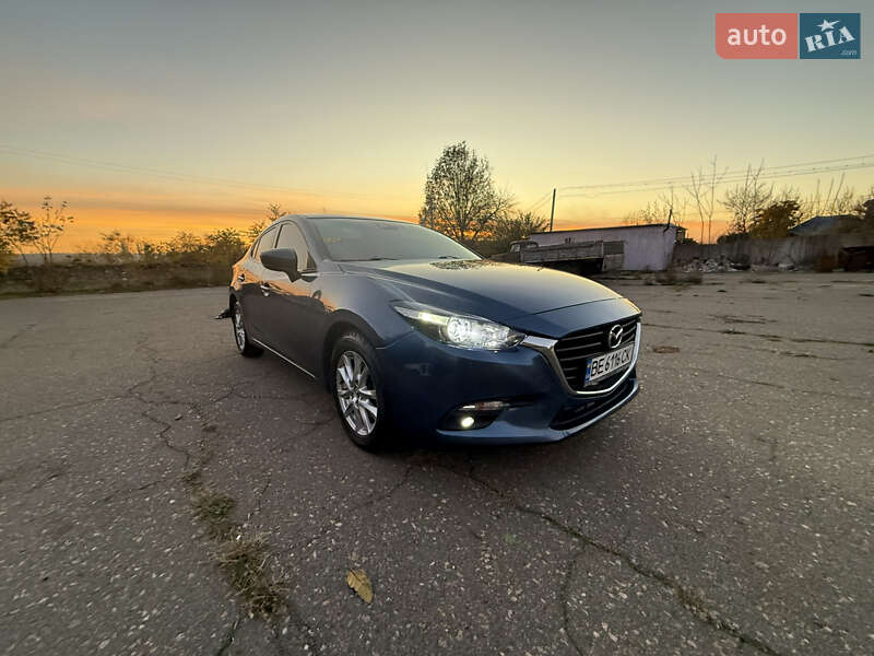Седан Mazda 3 2017 в Николаеве