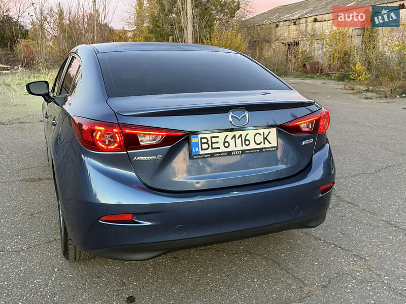 Седан Mazda 3 2017 в Николаеве