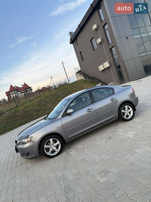 Хэтчбек Mazda 3 2004 в Черновцах